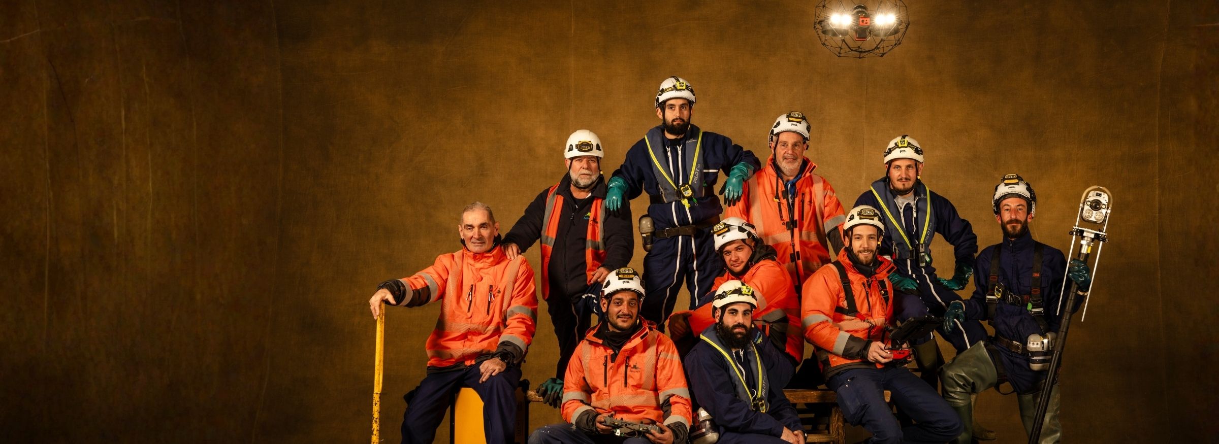 PORTRAIT DE FAMILLE – LES EGOUTIERS PHOTOGRAPHIES PAR YANN ARTHUS BERTRAND